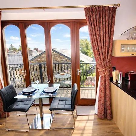 Angel Loft, Perfect Romantic Escape With View, On Windermere Holiday home *