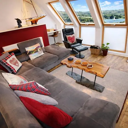 Angel Loft, Perfect Romantic Escape With View, On Windermere Holiday home