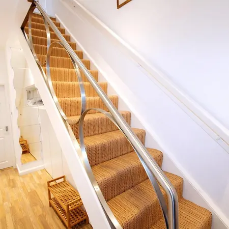 Angel Loft, Perfect Romantic Escape With View, On Windermere Holiday home