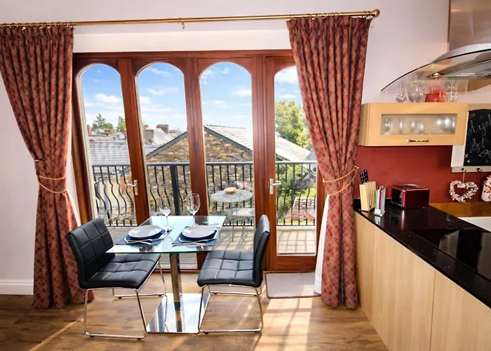 Angel Loft, Perfect Romantic Escape With View, On Windermere Holiday home *